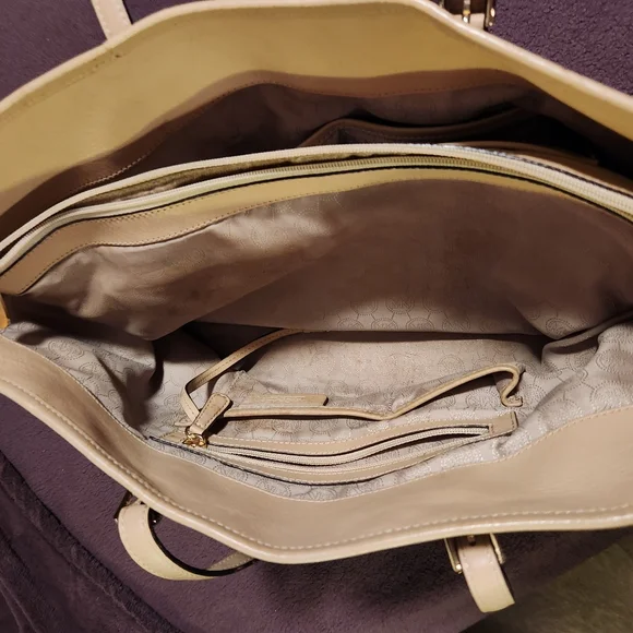 Micheal Kors shoulder bag - Picture 4 of 10